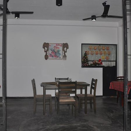 The Fence Bed & Breakfast Bentota Bagian luar foto