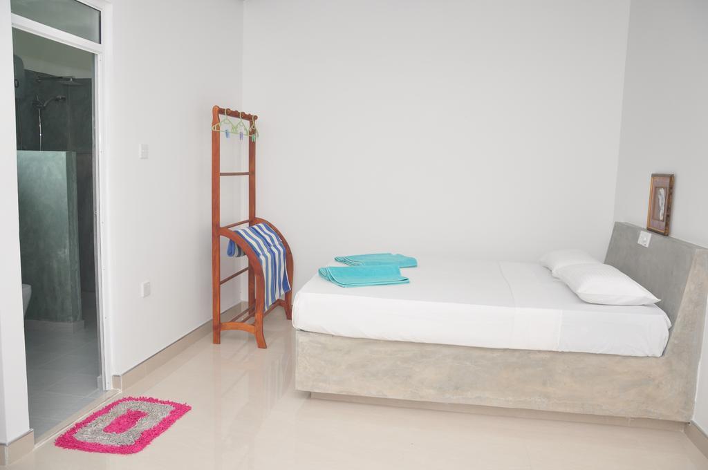 The Fence Bed & Breakfast Bentota Ruang foto