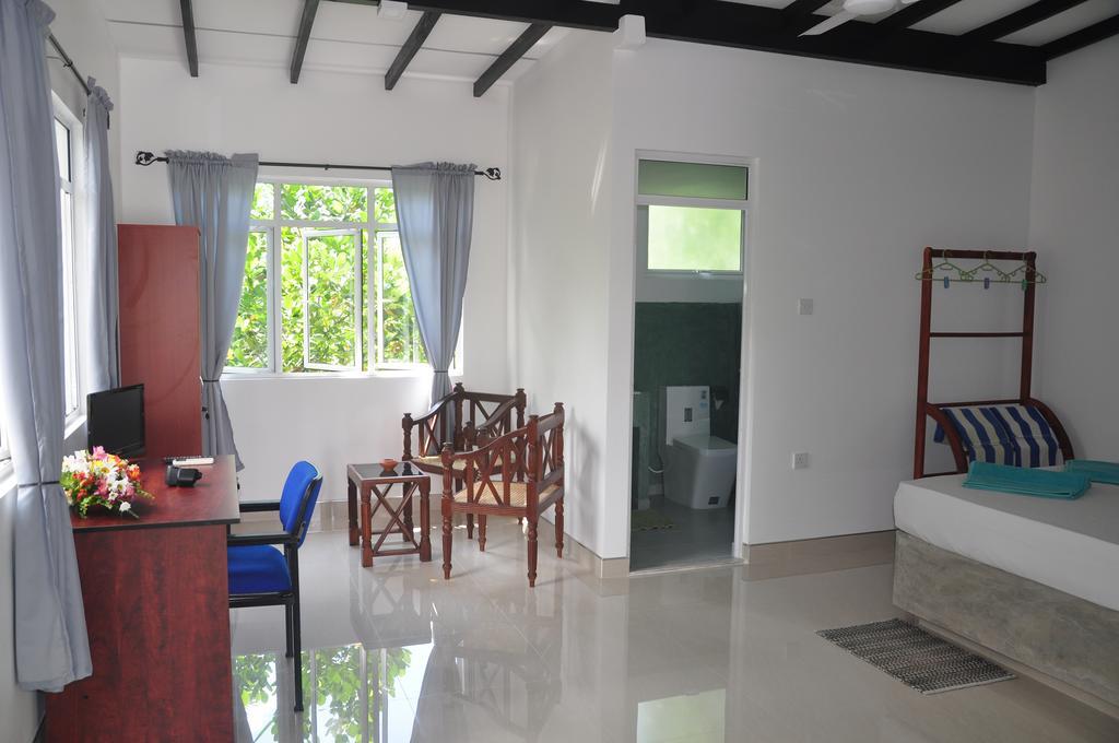 The Fence Bed & Breakfast Bentota Bagian luar foto