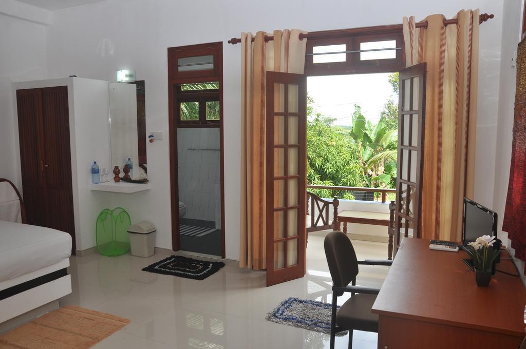 The Fence Bed & Breakfast Bentota Bagian luar foto