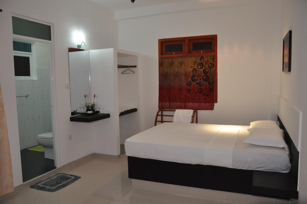 The Fence Bed & Breakfast Bentota Ruang foto
